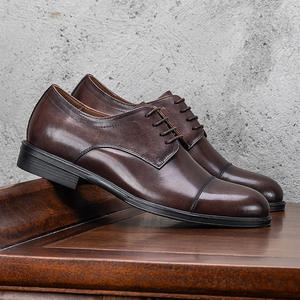 รองเท้าหนังแท้ผู้ชายทรงธุรกิจ ดีไซน์ทันสมัย เหมาะสำหรับใส่ทำงานและงานต่างๆ - Product Image 4