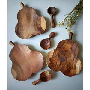 Plateaux de service de table en bois d'acacia fabriqués à la main poignées plateaux en bois naturel artisanal pour mariages maison/cuisine pour restaurants - Product Image 2