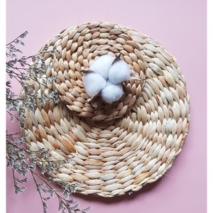 Tapis rustique en jacinthe d'eau naturel et intemporel fait à la main par des artisans parfait pour les intérieurs de salle à manger et la décoration de la maison de tous les jours - Product Image 4