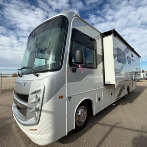 Autocaravana de Lujo Visions 29S 2026, Nueva, de 31 Pies, Clase A, con Motor de Gasolina, 5 Plazas, con Extensión Deslizante - Product Image 1