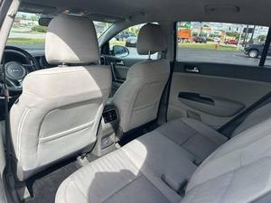 Usado 2017 KIA SORENTOO - Product Image 4