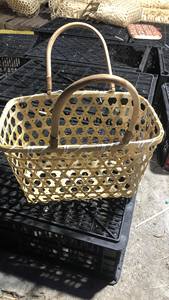 ตะกร้าไม้ไผ่สานที่เป็นมิตรกับสิ่งแวดล้อมทำด้วยมือสำหรับจัดเก็บและตกแต่งบ้าน-งานฝีมือจากเวียดนามที่ทนทานและน้ำหนักเบา - Product Image 2