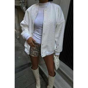 Blouson bomber pour femme en fourrure bouclée, modèle 6120 - Product Image 1