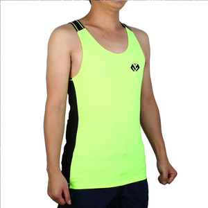 Débardeur d'entraînement à l'ourlet rond respirant pour hommes - Product Image 3