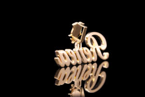 Colgante de Acero Inoxidable con Diamantes de Imitación, Estilo Hip Hop, Personalizado y Moderno - Product Image 3