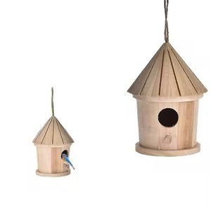 Mangeoire à oiseaux en forme de maison en bois d'aspect naturel pour petits oiseaux Mangeoire à oiseaux en forme de cabane décorative suspendue pour jardin - Product Image 4
