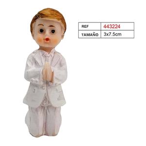Figura de Niño de Comunión 3x7.5cm, Elegante Decoración Religiosa para Niños - Product Image 3