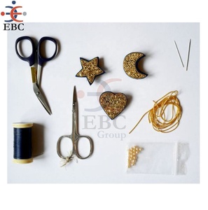 Broche de moda hecho a mano con diseño personalizado OEM, con motivos de estrella de bicicleta, nubes y cactus, para niños, compromisos, bodas y como parche de moda. - Product Image 2