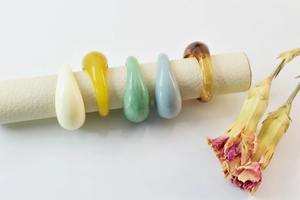 แหวนเรซิ่นทำมือขายส่งสำหรับงานปาร์ตี้หรือของขวัญและสวมใส่ในชีวิตประจำวัน มีจำหน่ายในราคาโรงงานจากอินเดีย - Product Image 3