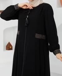 Abaya décontractée élégante à superpositions pour femmes, douce, légère, respirante, séchage rapide, col bateau, broderie, design long jusqu'au sol - Product Image 2