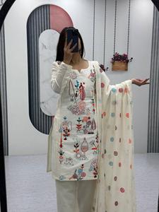 Vêtement Kurti pour femmes adultes, style ethnique indien pakistanais moderne, pour les fêtes, de haute qualité, en coton Khadi, avec de riches broderies au fil - Product Image 2