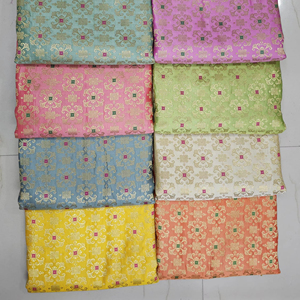 Fourniture en gros de tissu de brocart tissé en jacquard de soie 100% Textile de qualité supérieure pour robes d'ameublement et artisanat de haute qualité - Product Image 1