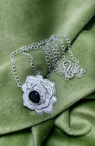 Nouveau collier pendentif loup en argent sterling 925 avec onyx noir, design premium, bijou totem spirituel, cadeau pour fête - Product Image 2