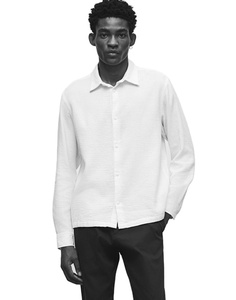 Camisa cómoda de manga larga de marca personalizada sólida arrugada 100% algodón suave y ligera de corte regular de alta calidad para hombre precio al por mayor - Product Image 1