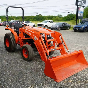 Tractor Kubota Serie L L2502 HST de 25 HP, Tractor Kubota 4x4 Hidrostático para Granja con Toma de Fuerza y Enganche de 3 Puntos - Product Image 1