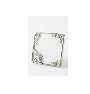 Cadre photo en métal conçu pour rehausser l'ambiance intérieure avec une texture métallique, une forme élégante et une valeur d'affichage artistique - Product Image 3