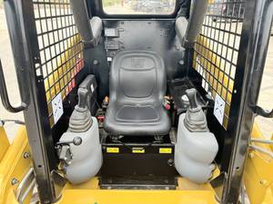 Cargador Frontal para Minicargadora 216B3 con Motor Diésel, 2025 - Product Image 5