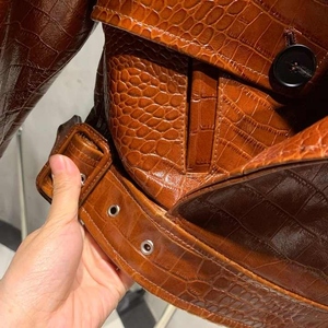 Chaqueta de piel auténtica personalizable de fábrica al por mayor para mujeres de talla grande con tela suave y cómoda con cuello levantado a la moda - Product Image 4