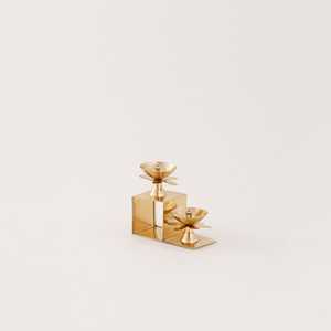 Escalera de latón Diyas Elegantes elementos decorativos de latón pulido para escalera en tamaños pequeños a extragrandes - Product Image 3