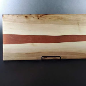 Tabla de cortar epoxi de resina y madera de olivo artesanal, tabla de cortar de cocina de madera natural colorida hecha a mano de tamaño personalizado - Product Image 1