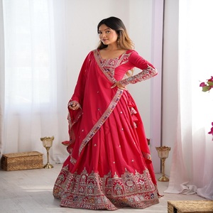 Lehenga Choli de Seda Crepé Natural para Mujer con Bordado de Hilo Dori, Lentejuelas y Borde de Encaje, Dupatta Semi-Confeccionada - Product Image 1