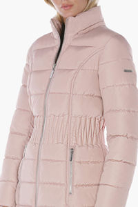 Abrigos largos acolchados recortados para mujer al por mayor, ropa de burbujas con capucha para exteriores de invierno para mujer, estilo informal hecho en Pakistán - Product Image 6