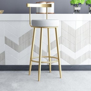 Tabouret en fer de luxe unique avec coussin en velours, parfait pour les hôtels haut de gamme et les restaurants de luxe exclusifs - Product Image 4