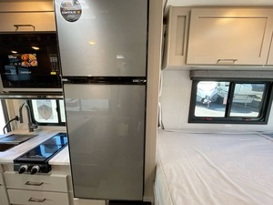 Remolques de viaje RV T-h-o-r C-o-l-e-m-a-n 21E-Z-F 2026 NUEVOS, USADOS EN BUEN ESTADO, para un viaje RV cómodo, para venta al por mayor - Product Image 3