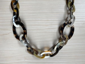 Collier en corne de buffle écologique, bijoux durables faits à la main, matériaux recyclés, luxe éthique, cadeau unisexe - Product Image 4
