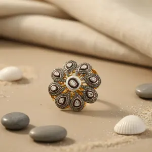 Anillo de Moda con Racimo de Flores de Diamantes Chapado en Oro Rosa para Mujer - Regalo de Moda - Product Image 1