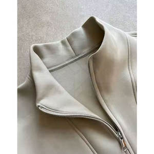 เสื้อสตรีแขนยาว น้ำหนักเบา ระบายอากาศได้ดี เสื้อกีฬา ซิปหนึ่งในสี่ ทรงพูลโอเวอร์ สไตล์สตรีทแวร์ โลโก้ด้านหน้า สำหรับฤดูหนาว - Product Image 4