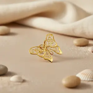 Colgante y Dije Fino para Mujer, Chapado en Oro, Diseño de Mariposa, Regalo para Ella - Product Image 3