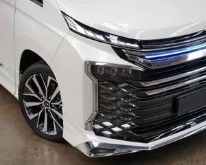 Mini-fourgonnette Toyota VOXY S Z d'occasion 2023 prête à être expédiée - Product Image 4