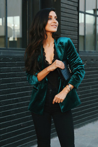 Chaqueta Elegante y Femenina de Terciopelo con Bordado 3D Antiarrugas, Estilo Sofisticado y Glamuroso, con un Solo Botón - Product Image 3