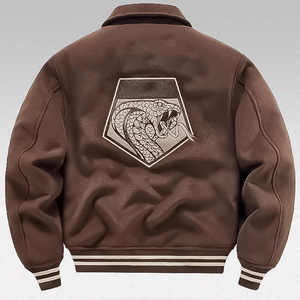 Chaqueta Varsity de Gamuza Marrón para Hombre con Logotipo K Bordado, Cuello Camisero, Ropa Casual de Otoño - Product Image 2