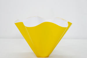 New Hot Look Curved Fancy Modern Style <b>Vase</b> Metal Powder Coated New Design Premium Yellow & White Home /<b>Wedding</b> Decoration <b>Vases</b> - Product Image 4