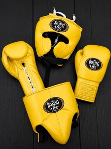 Ensemble de boxe professionnel sur mesure, fait main, léger, avec gants de boxe, protège-glande et protège-tête, vente en gros, thème 'No Boxing No Life' - Product Image 4