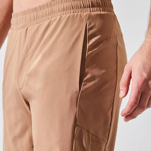 2025 pantalones cortos de gimnasio personalizados para hombre 100% malla de poliéster patrón sólido con logotipo personalizado cintura elástica estilo informal de verano - Product Image 4