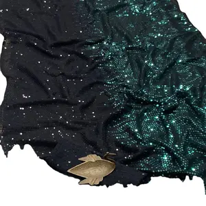Kontra siyah ve yeşil renkli taş ve boncuklu iş Designer tasarımcı parti kıyafeti sari koleksiyonu