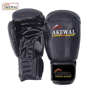 ถุงมือชกมวยหนังสีดำสำหรับผู้ชายถุงมือชกมวยต่อสู้กับสายรัดปรับระดับได้ตอนนี้มีสินค้าจำนวนจำกัด - Product Image 2