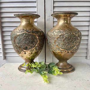 Grand Vase Indien En Laiton Gravé – Décoratif – Hauteur 32,7 Cm – Vintage