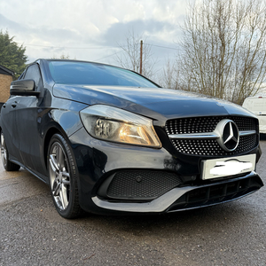 En stock Berline de Classe A Merccedess performance à haut coût et vitesse de pointe passablement d'occasion à vendre - Product Image 2