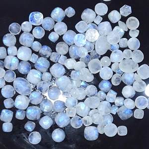Cabujón de piedra lunar arcoíris de alta calidad, cuarzo Natural, suave, fino, suelto, piedra preciosa, tamaño libre, producto de forma mixta - Product Image 1