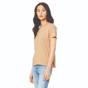 T-shirt pour femme sur mesure de qualité supérieure coupe ajustée et design confortable à porter toute la journée pour l'été - Product Image 2