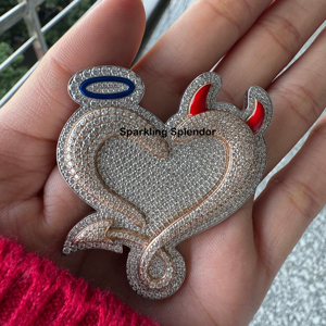 Pendentif coeur en argent sterling 925 pour cadeau fait avec des diamants de Moissanite Vvs Clarity pour hommes et femmes - Product Image 1