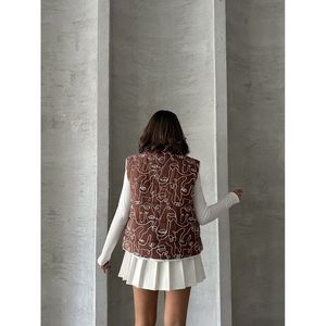 Chalecos Acolchados para Mujer con Estampado Mixto y Refuerzo de Fibra, Disponibilidad al por Mayor - Product Image 1