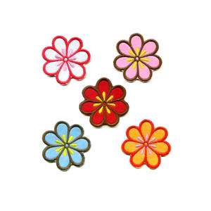 Parches bordados personalizados respetuosos con el medio ambiente cortados con láser, diseño popular para ropa - Product Image 6