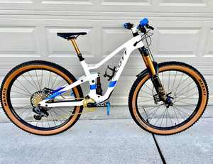 NOUVELLE ARRIVÉE 910 2023 Vélo de montagne en fibre de carbone gris avec fourche en titane et 21 vitesses - Product Image 2