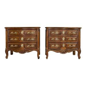 Exquisita mesita de noche de 3 cajones de caoba tallada a mano Rococó Francés, mesita de noche de lujo, muebles de caoba Indonesia - Product Image 3