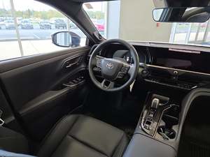 ใหม่ 2026 สำหรับ Crown Platinum AWD รถซีดานหรู ยูโร 6 เกียร์อัตโนมัติ ภายในสีเข้ม กล้องมองหลัง - Product Image 6